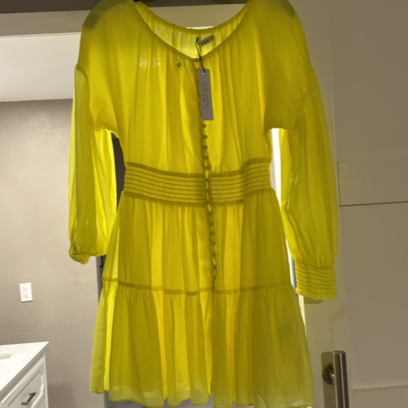 NWT Alice and Olivia brand, Kiara puff sleeve size 6/neon key-lime color dress - Picture 7 of 11